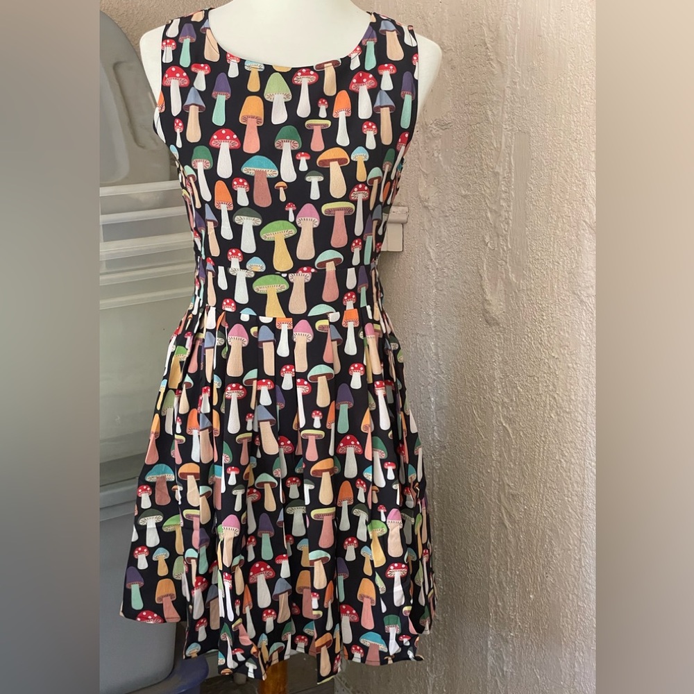 Women’s Black Mushroom Print Sleeveless Dress - Picture 9 of 12
